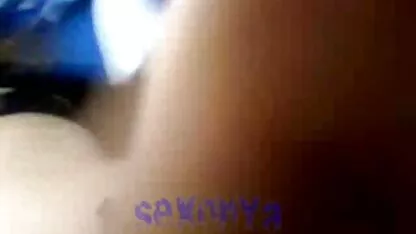 Amateur en el sofá viejo hombre casero video casero paraguayo pornografía de la película en la cámara