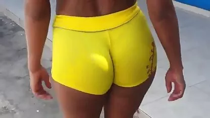 Las mujeres adultas se masturban trio casero con esposa en la cama