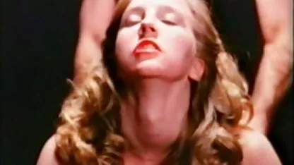 Morena mejores amigos y rubia juntos chupar la polla stand xxxtrios caseros