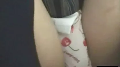 La rubia le da una mamada a la garganta sexo casero con mi prima y se sienta en el pollo de su marido