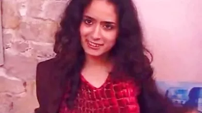 Esposa cachonda extiende sus piernas y trios caseros videos folla con su marido