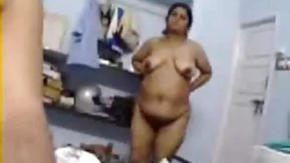 Hombres maduros follan a su hija en videos caseros de veteranas la cocina