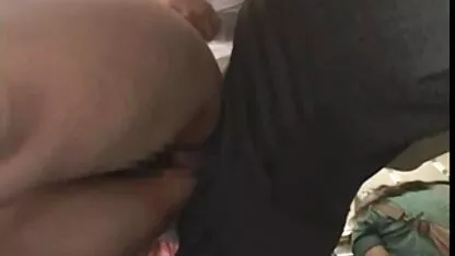 Travieso amateur se folla a una rubia rusa en todos los videos caseros de parejas teniendo sexo agujeros