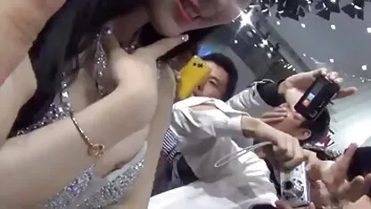 Rubia follada trio casero real