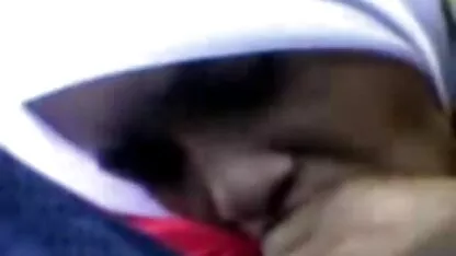 Chica con pantalones apretados cuerpo pegado polla de videos sex caseros goma en su vagina