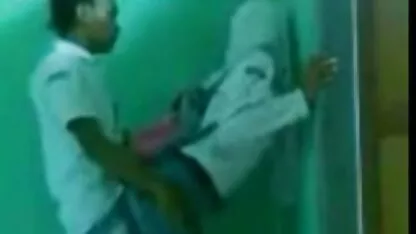 Dear hermosa desnuda caliente digitación el agujero en videos caseros porbo la habitación