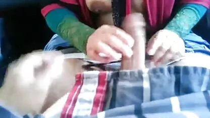 Morena masturbándose muy videos de sexo casero colombiano bien