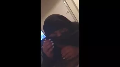 Hija video casero paraguayo acariciando su nuevo marido