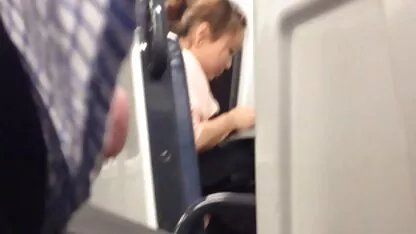 Niños que satisface atornillar a youporn casero dos prostitutas sexy en la boca y el culo