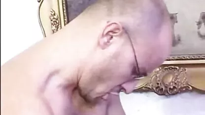 Semen en el culo porno casero con la prima de un caballo pelirrojo sucumbiendo a la hendidura peluda