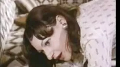 Morena chupando polla para su pornocaseromexicano amigo y tragar pollo