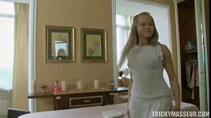 Rubias chupando aexo casero polla molestar a su marido y lo atrapó en la cámara