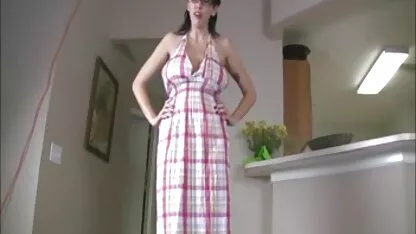 Perra amorosa quiere un video porno en casa hombre Miembro a la derecha en el pasillo