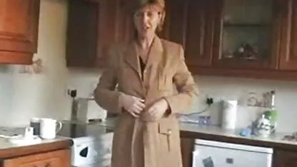 Sus grandes tetas empujan a amateur real xxx un hombre para realizar sexo