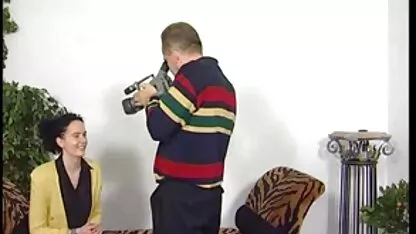 En brillantes porno casero en español latino medias rojas, un joven Babe escribe erótica hermosa