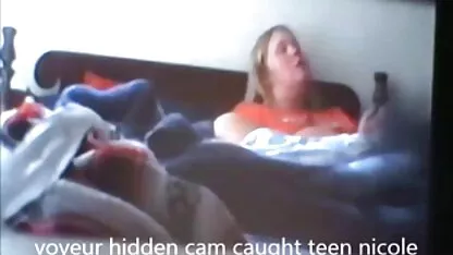 Chica rubia con tetas estrictamente pono gay casero de perrito sexo