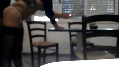 Enmascarado Esposa cuidadosamente chupar espesa semen de un miembro de su marido videos caseros trios xxx