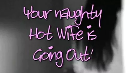 Caliente mamá busca un vestido de noche delante de un espejo videos caseros de orgias sin quitarse los calcetines