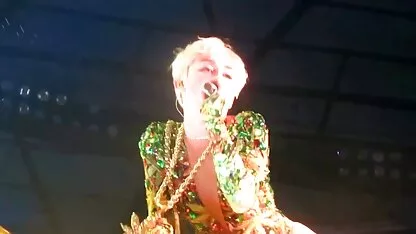 Morena acariciando a sí misma en la sexo casero mexicano webcam